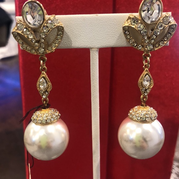 Vintage Statement Austrian Crystal with Round Pearl Drop-Clip ons, Boutique - Picture 4 of 5